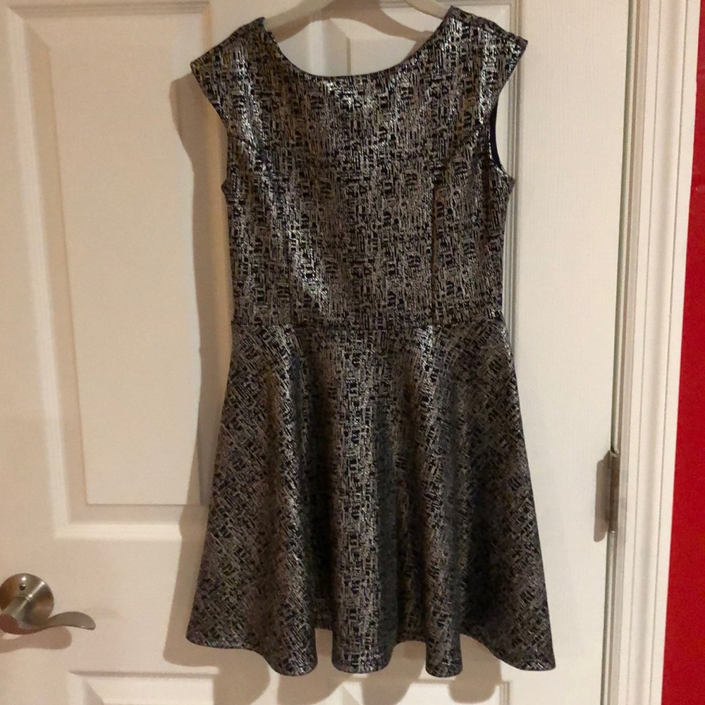 Skater dress. Silver/black. Size 10